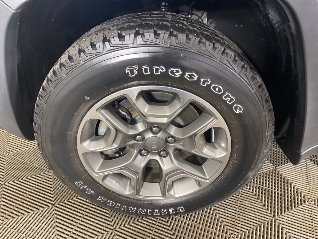 Used 2022 Jeep Cherokee Trailhawk w/ Comfort/Convenience Group image 31