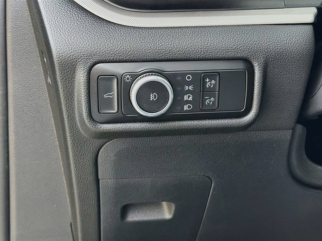 Used 2023 Ford Explorer XLT w/ Equipment Group 202A AWD/4WD image 30