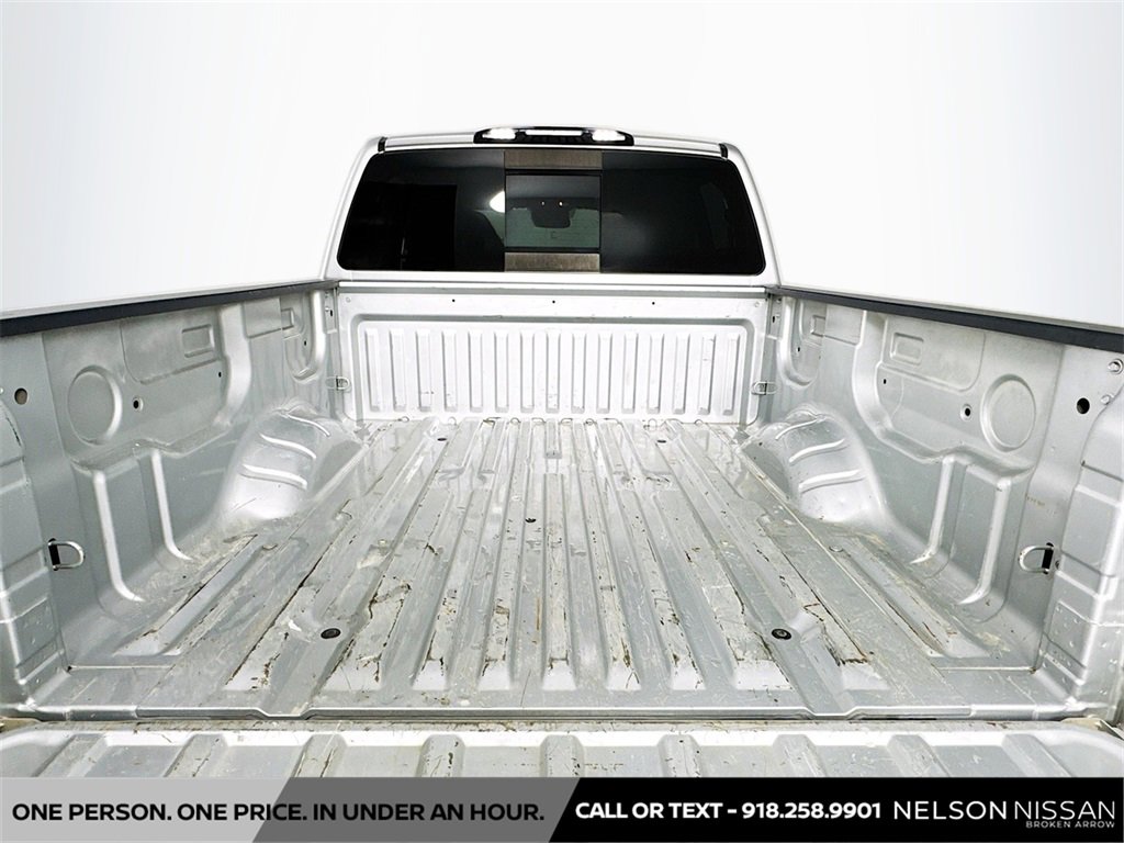 Used 2017 Nissan Titan SV image 26