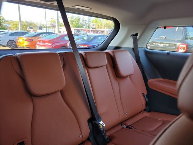 Used 2026 Kia Carnival EX image 36