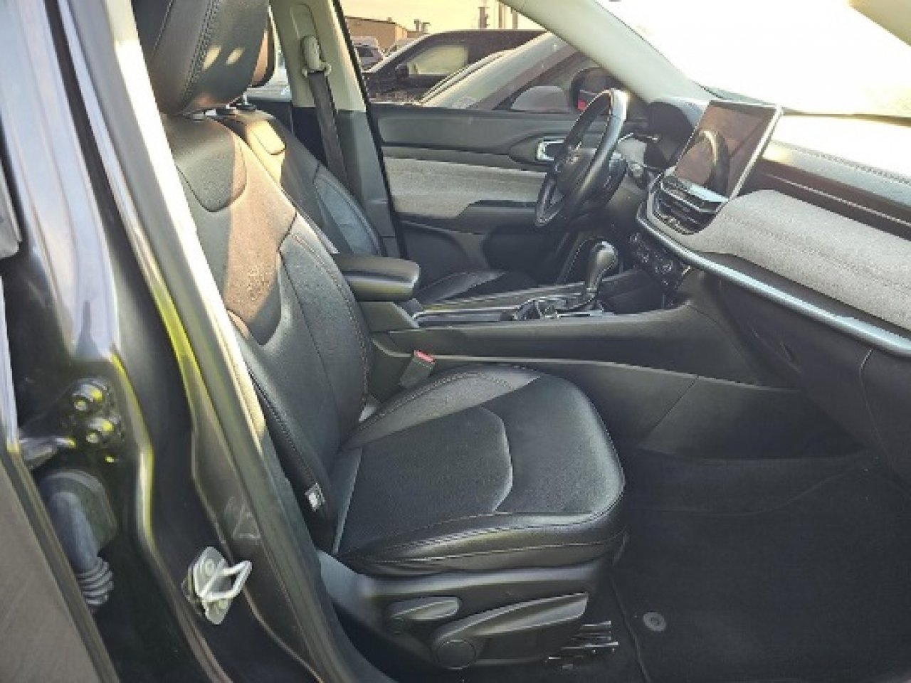 Used 2022 Jeep Compass Latitude image 9