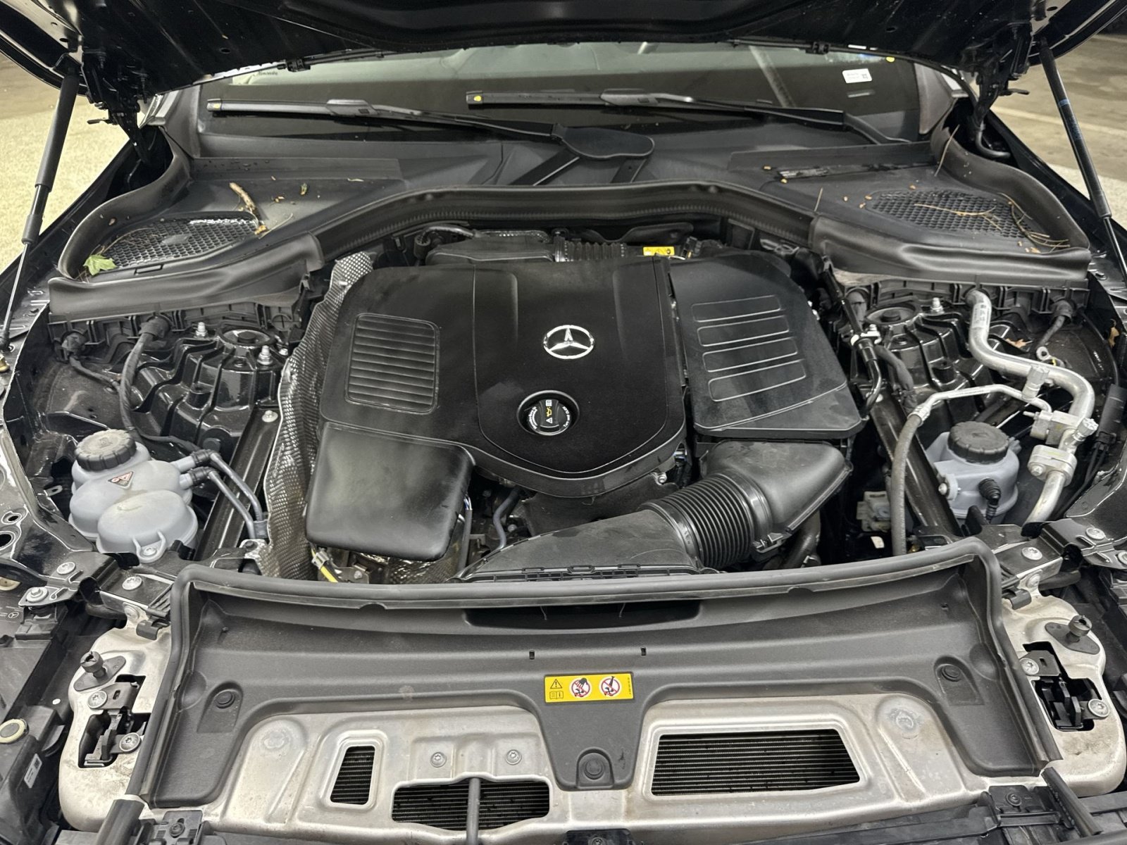 Used 2025 Mercedes-Benz GLC 300 4MATIC image 40