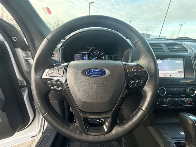 Used 2017 Ford Explorer XLT w/ Equipment Group 202A image 14