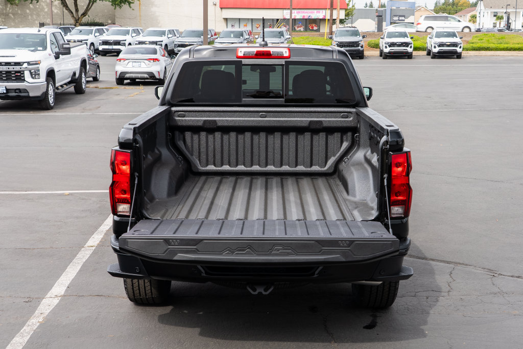 New 2026 Chevrolet Colorado W/T w/ WT Custom Package AWD/4WD image 8