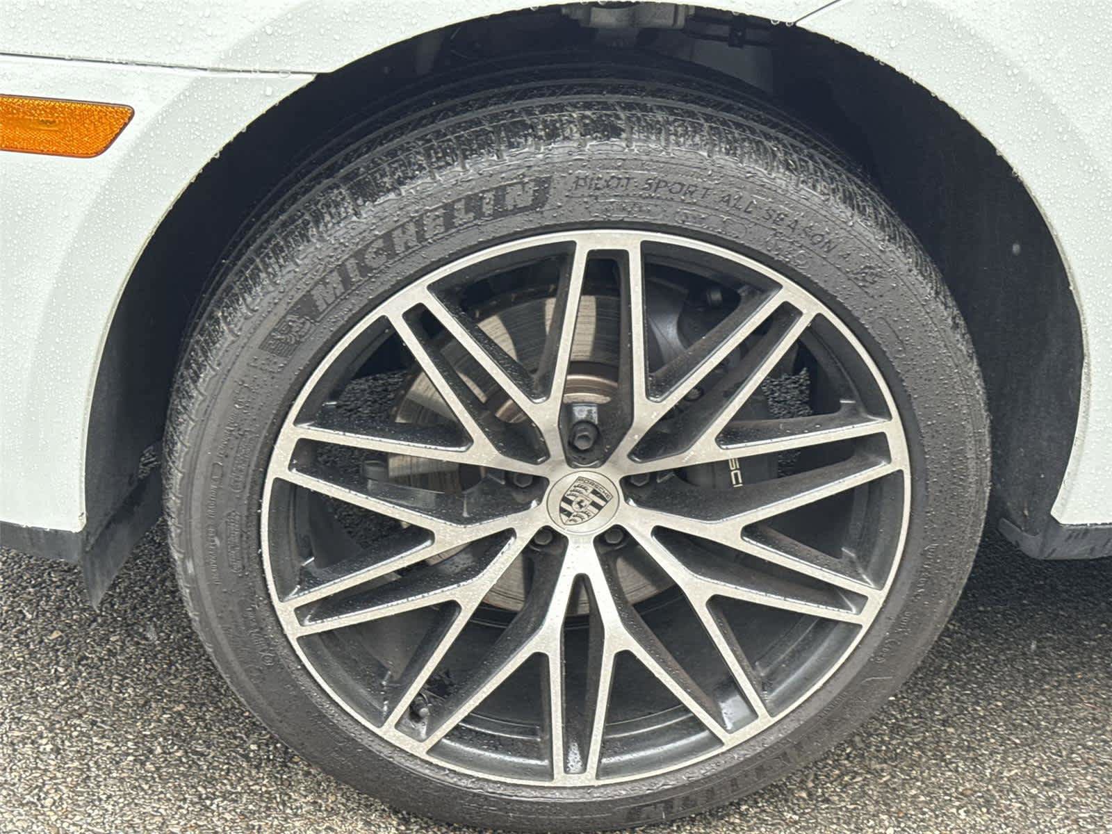 Used 2024 Porsche Macan AWD/4WD image 12