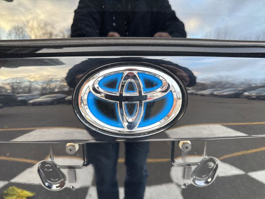 Used 2018 Toyota Prius Two image 38