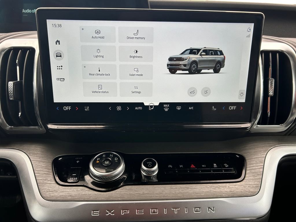 Used 2025 Ford Expedition Max Platinum AWD/4WD image 23