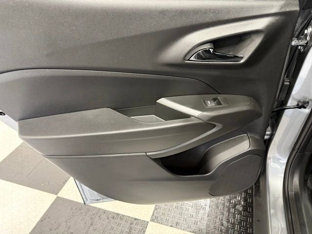 New 2026 Chevrolet Trax RS FWD image 17
