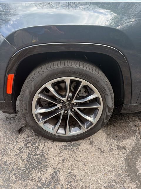 Used 2025 Jeep Wagoneer Series III w/ Premium Group I image 37