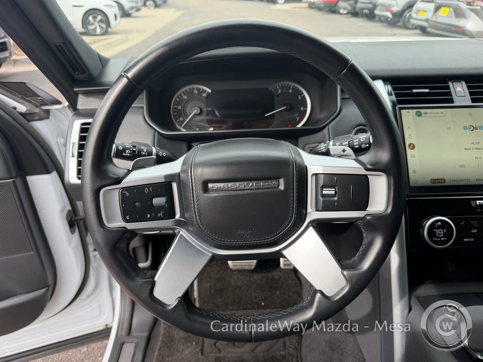 Used 2023 Land Rover Discovery Metropolitan Edition image 20