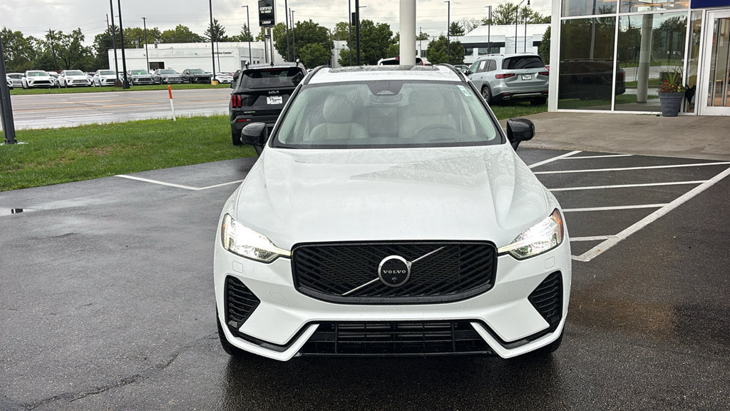 New 2026 Volvo XC60 T8 Ultra w/ Protection Package Premier AWD/4WD image 4