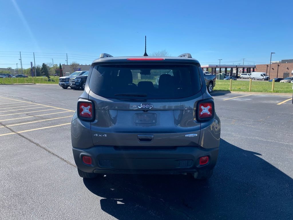 Used 2019 Jeep Renegade Latitude w/ Cold Weather Group AWD/4WD image 8