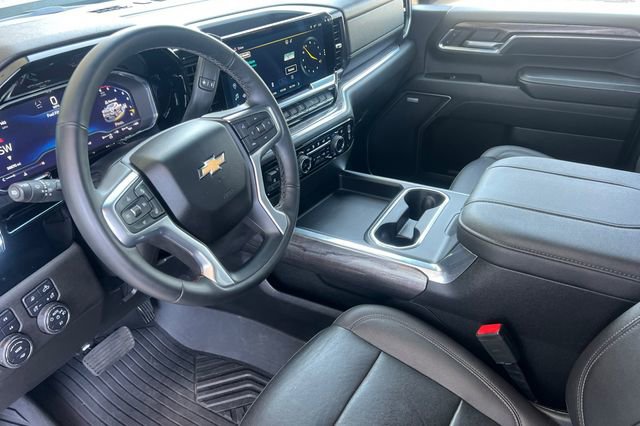 Used 2024 Chevrolet Silverado 2500 LTZ w/ LTZ Convenience Package AWD/4WD image 10