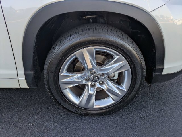 Used 2018 Toyota Highlander Limited FWD image 11