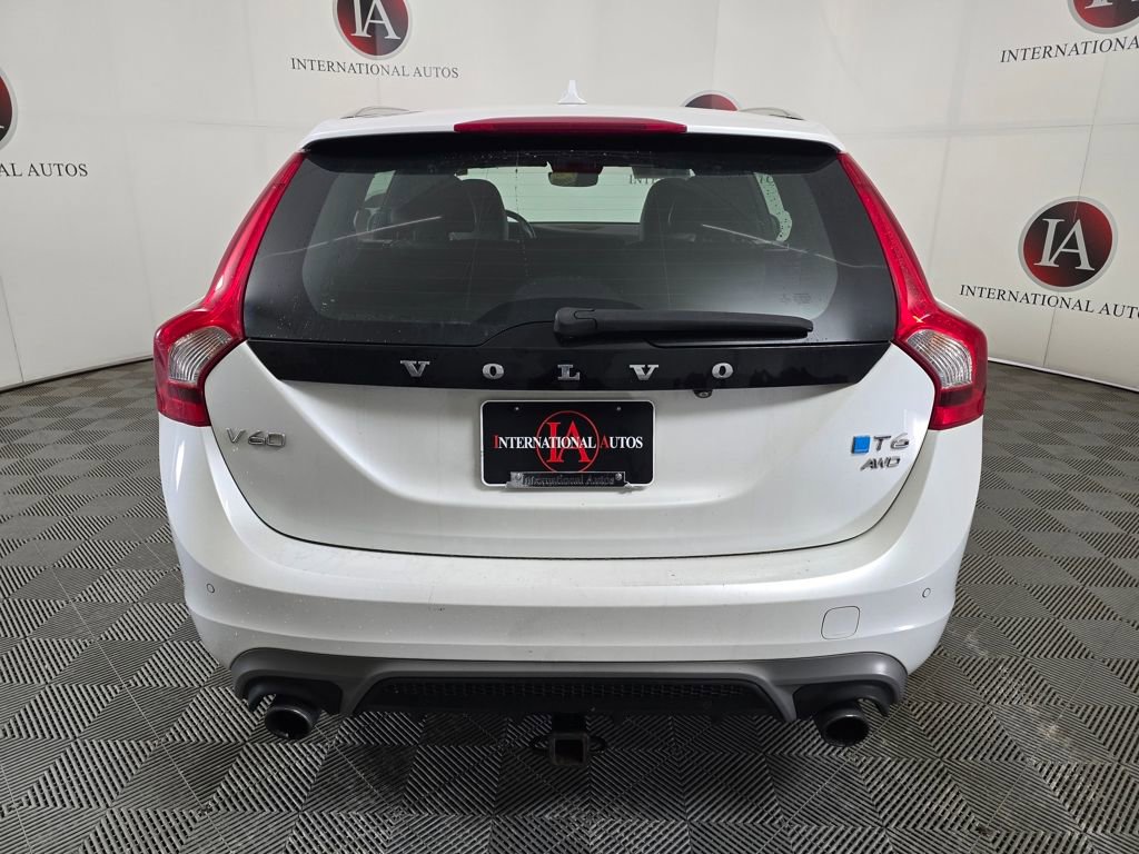 Used 2015 Volvo V60 T6 R-Design Platinum image 8