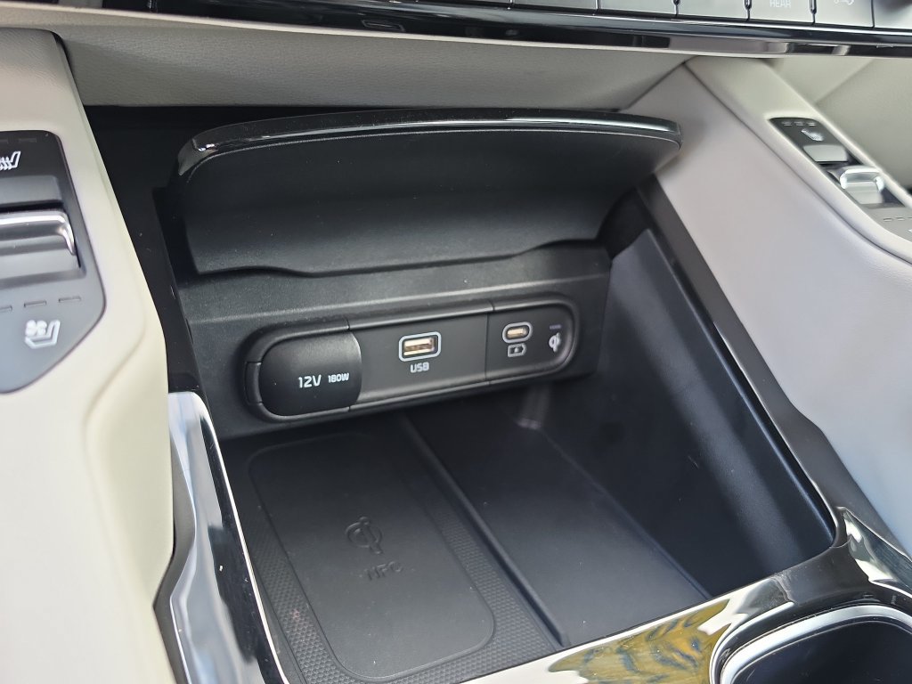 Used 2024 Kia Telluride SX w/ Towing Package FWD image 29
