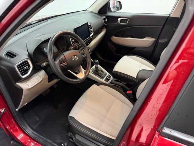 Certified 2024 Hyundai Venue SEL image 17