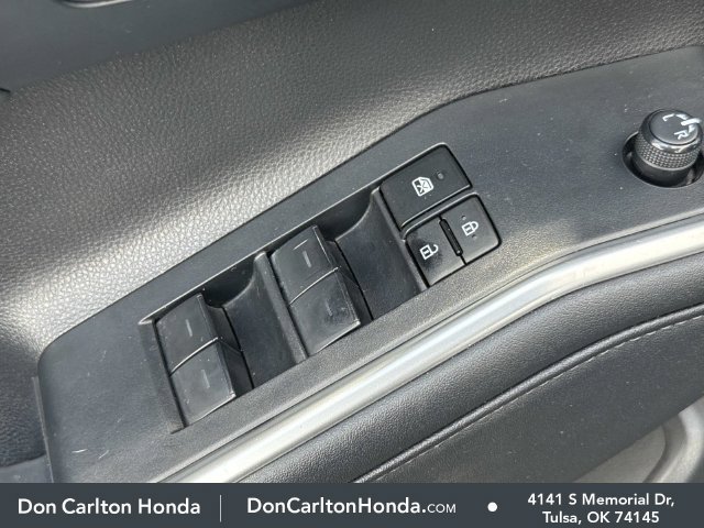 Used 2024 Toyota Highlander XSE FWD image 12