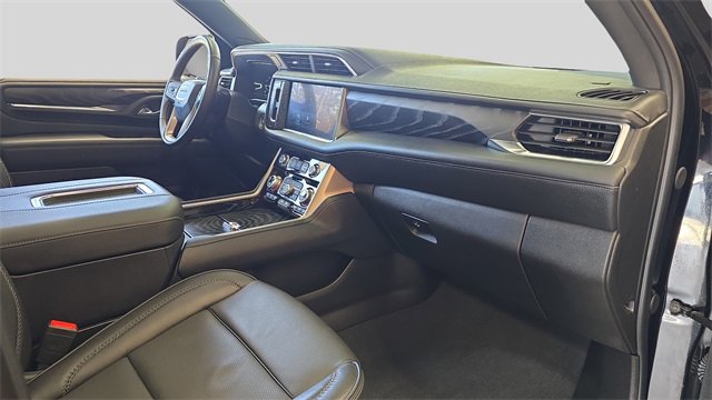 Used 2024 GMC Yukon XL Denali image 16
