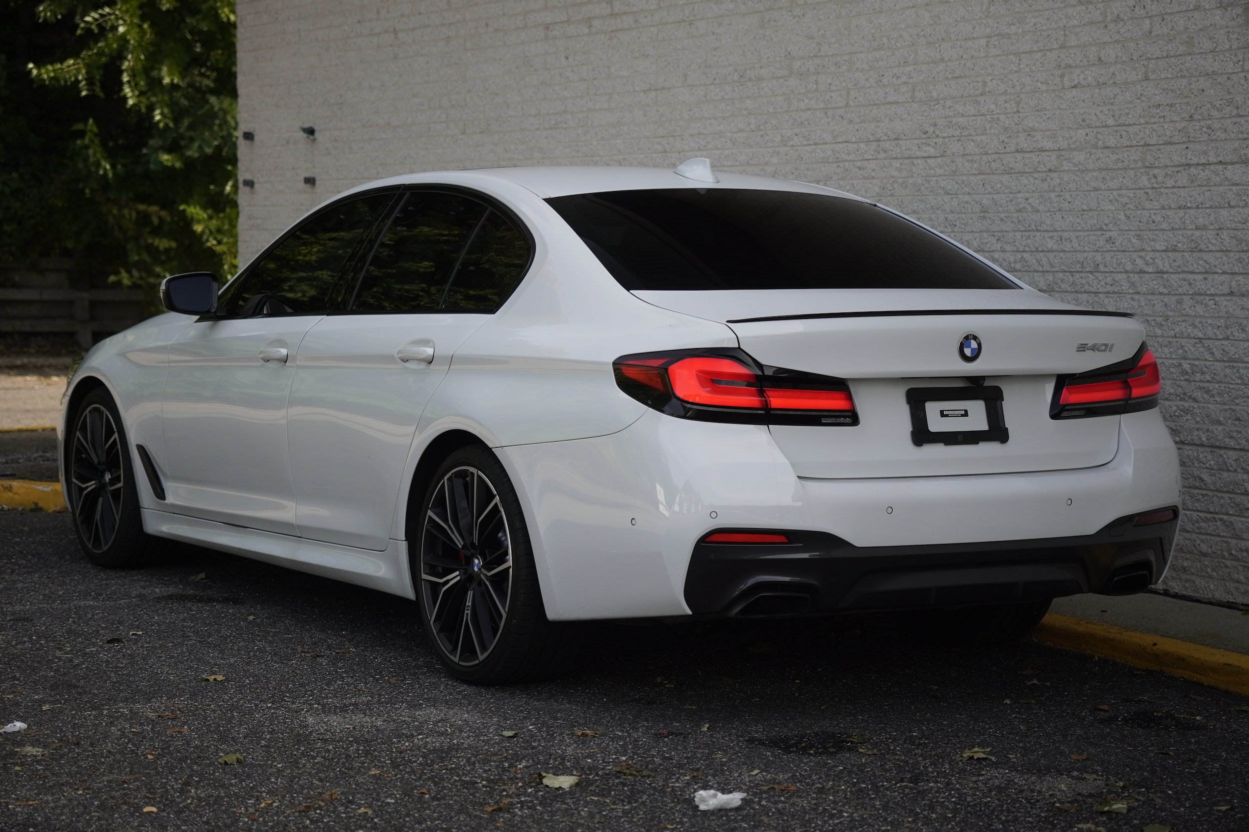 Used 2023 BMW 540i w/ M Sport Package RWD image 5