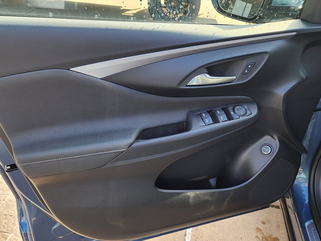 New 2026 Buick Envista Avenir image 13