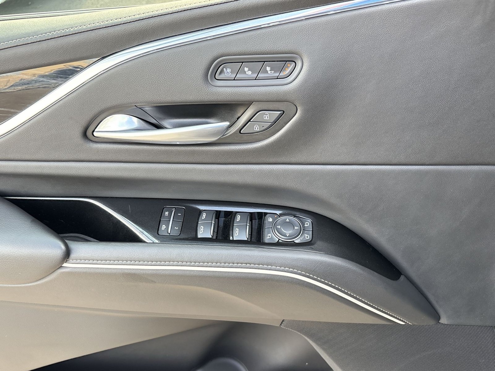 Used 2024 Cadillac Escalade ESV Sport RWD image 15