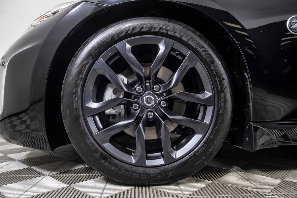 Used 2018 Nissan 370Z Touring RWD image 39