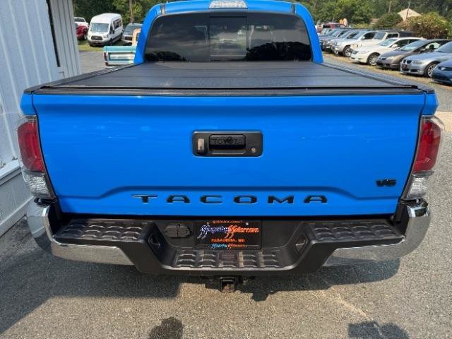Used 2021 Toyota Tacoma TRD Off-Road w/ Blackout Package (TMS) AWD/4WD image 4