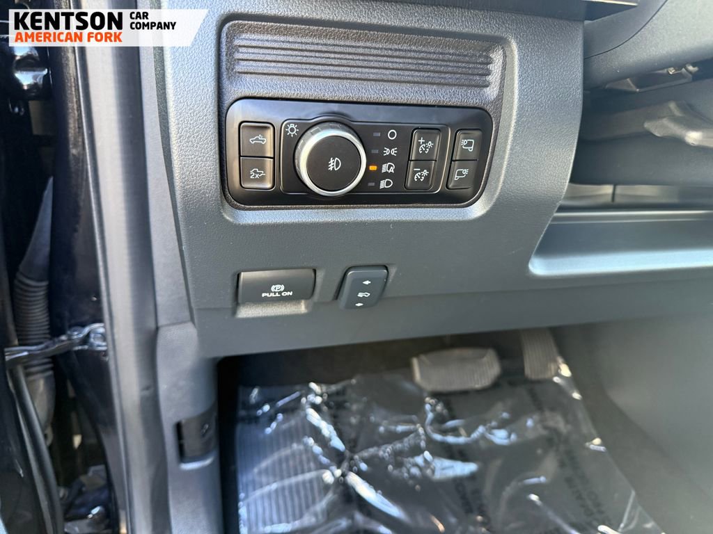 Used 2025 Ford F350 Lariat w/ Black Appearance Package image 21