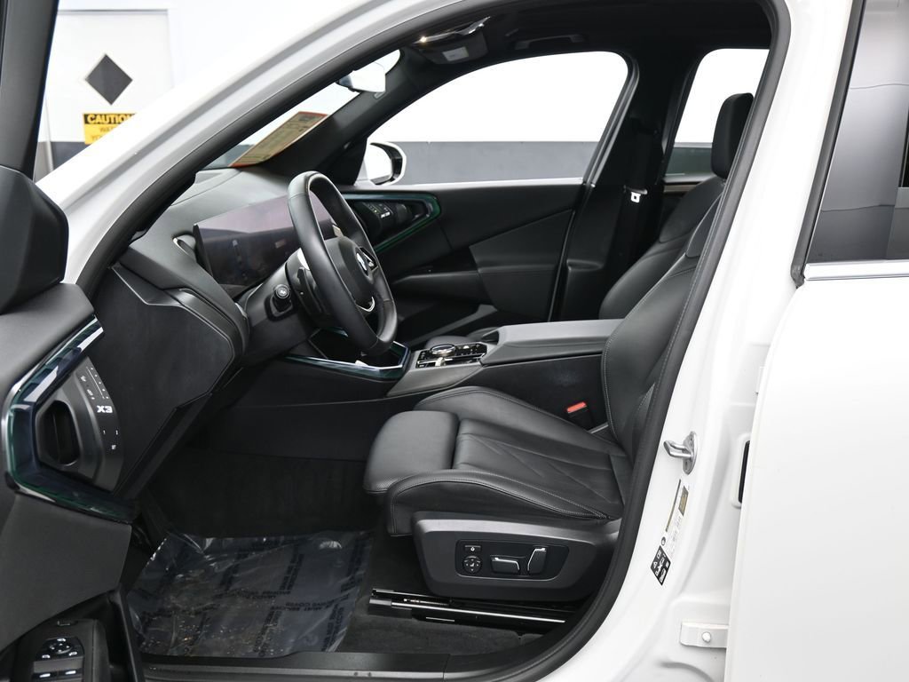 Used 2025 BMW X3 xDrive30i AWD/4WD image 11