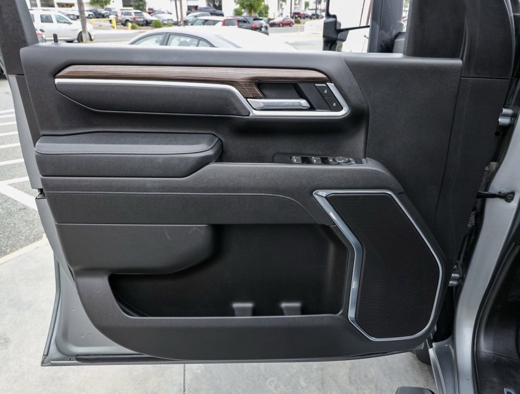 Used 2025 Chevrolet Silverado 2500 LT w/ Convenience Package image 14