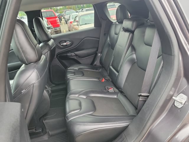 Used 2021 Jeep Cherokee Latitude Plus AWD/4WD image 21