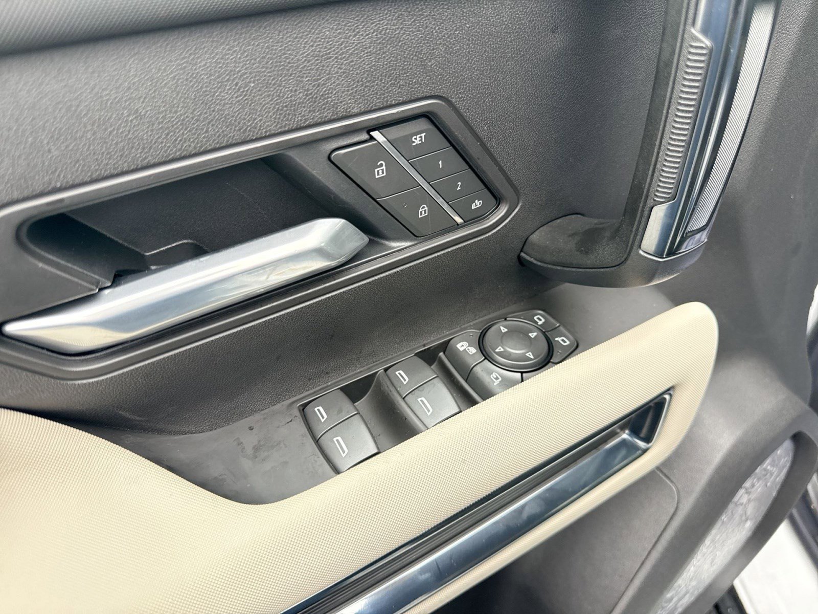 New 2026 GMC Hummer EV SUV w/ LPO, Illumination Package image 15