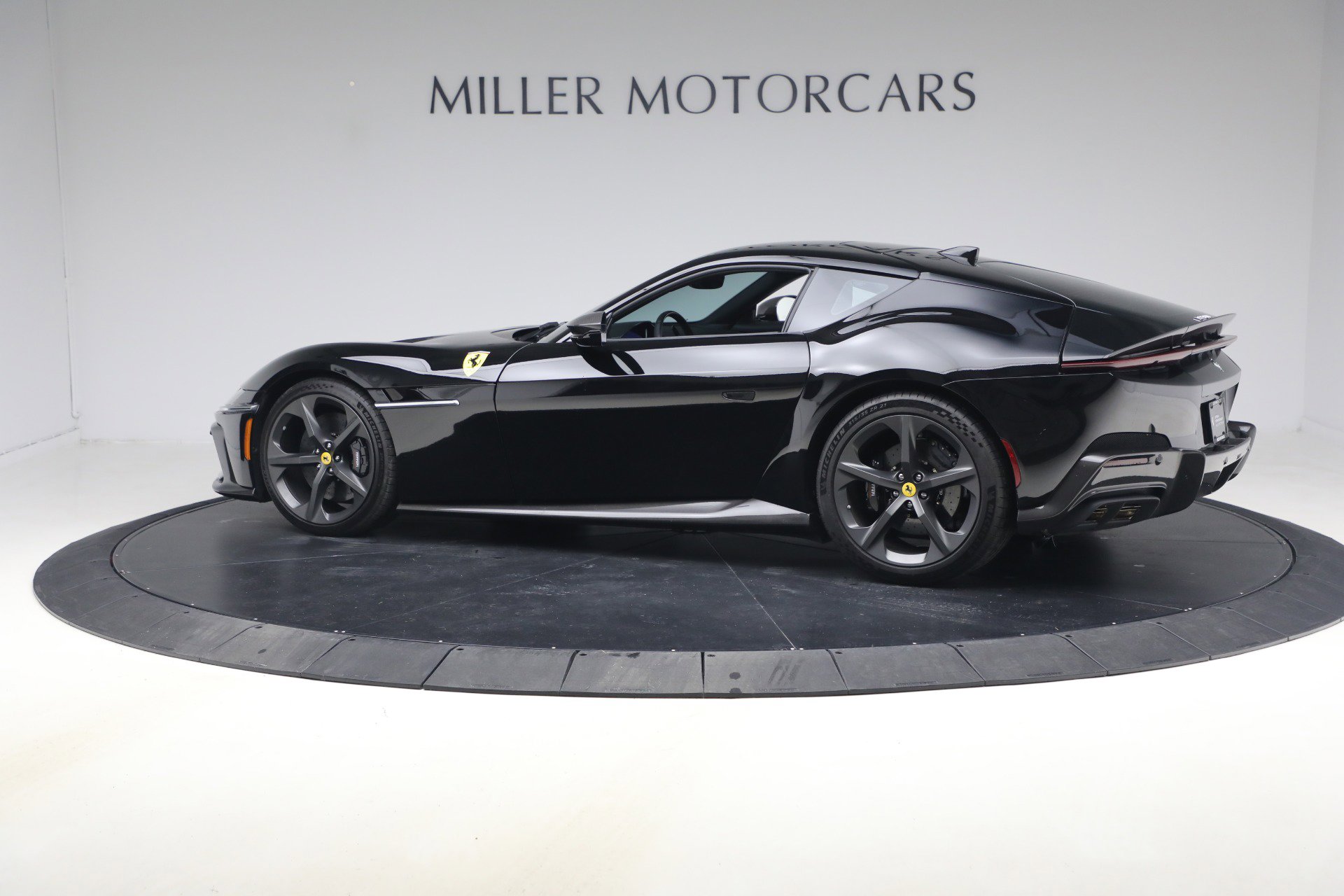 Certified 2025 Ferrari 12Cilindri image 2