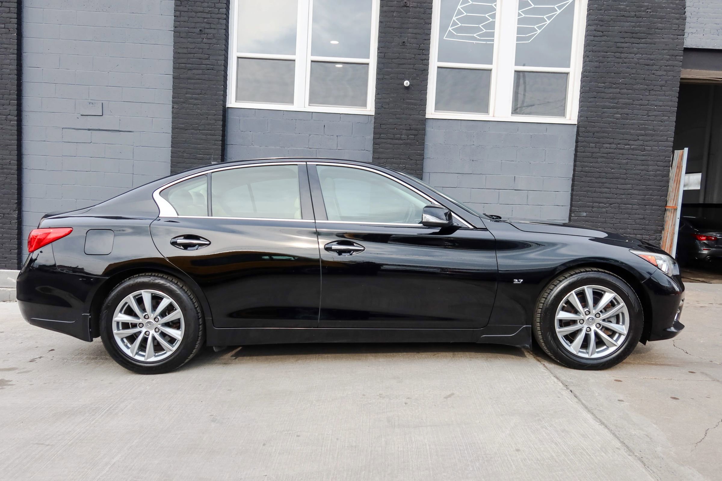 Used 2014 INFINITI Q50 Premium w/ Navigation Package image 26