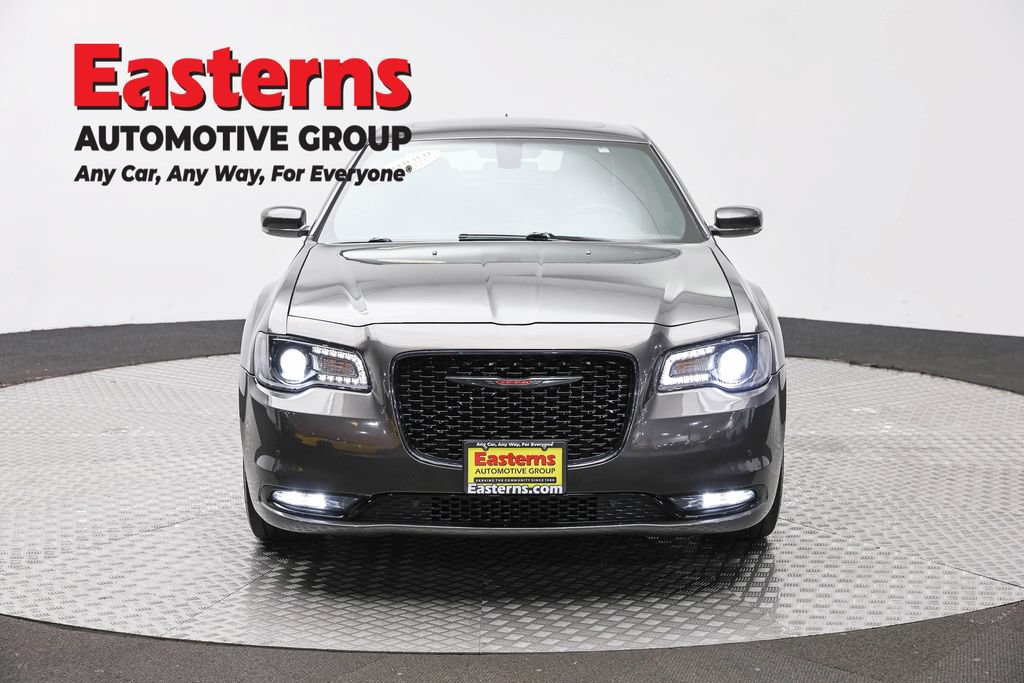 Used 2023 Chrysler 300 S RWD image 2