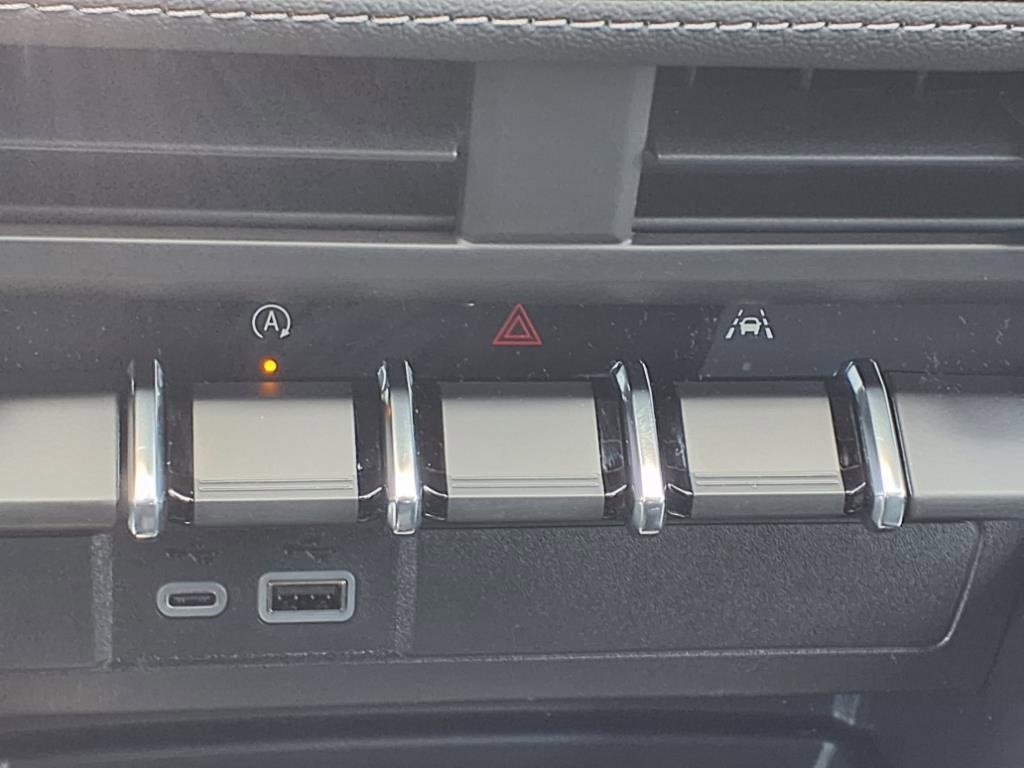 New 2025 Chevrolet Colorado LT w/ LT Convenience Package image 11