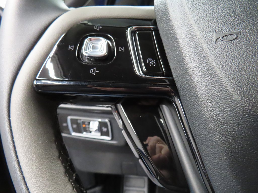 Used 2025 Lincoln Corsair Premiere w/ Jet Appearance Package image 56