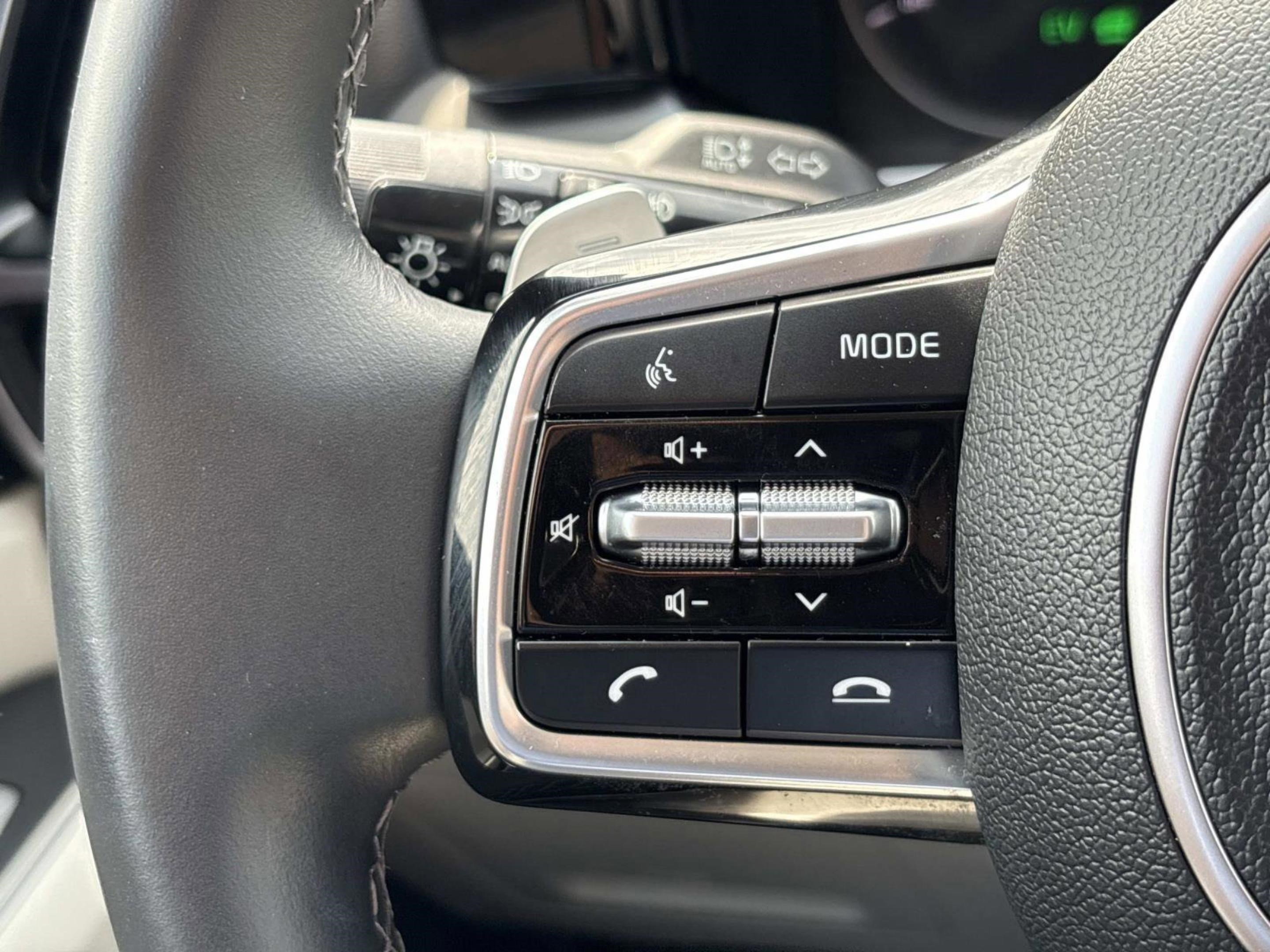 Used 2023 Kia Sorento EX image 28