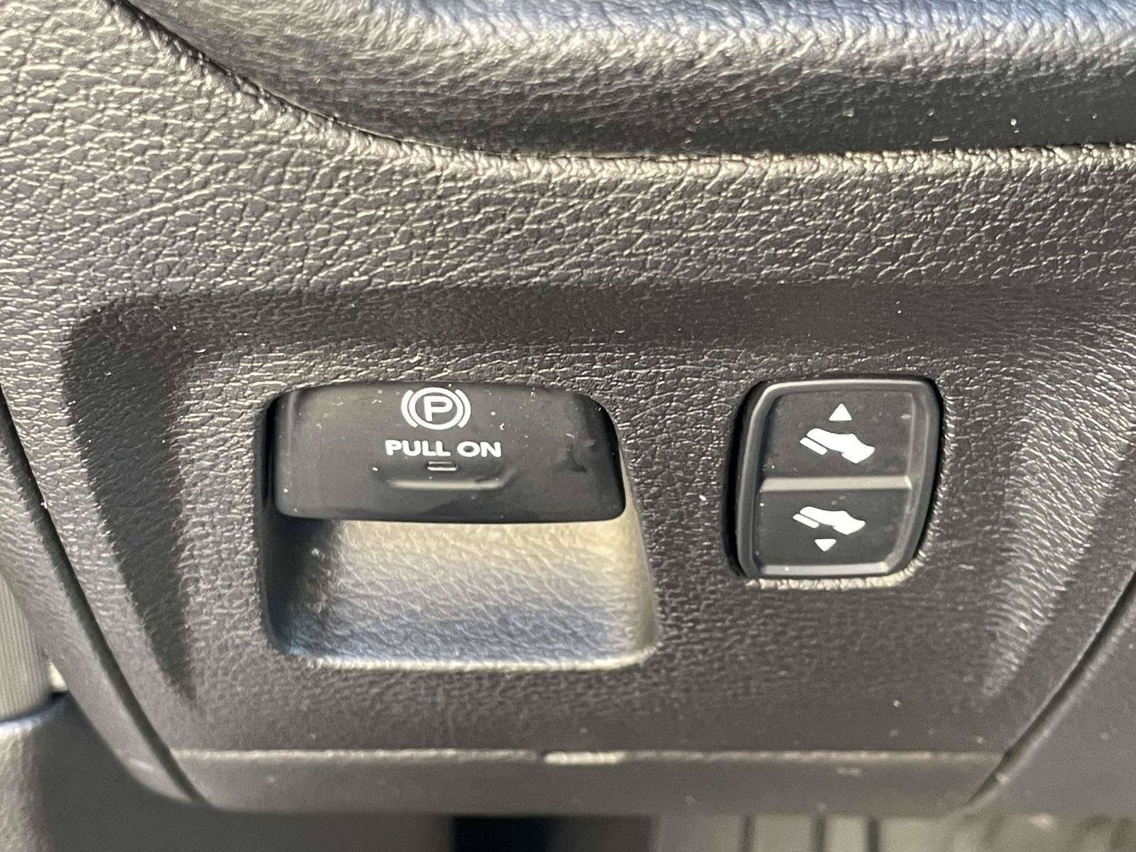Used 2022 RAM 1500 Big Horn AWD/4WD image 11