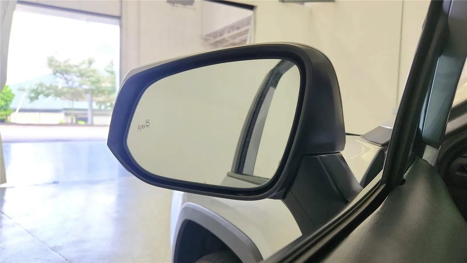 Used 2024 Toyota RAV4 XLE FWD image 28