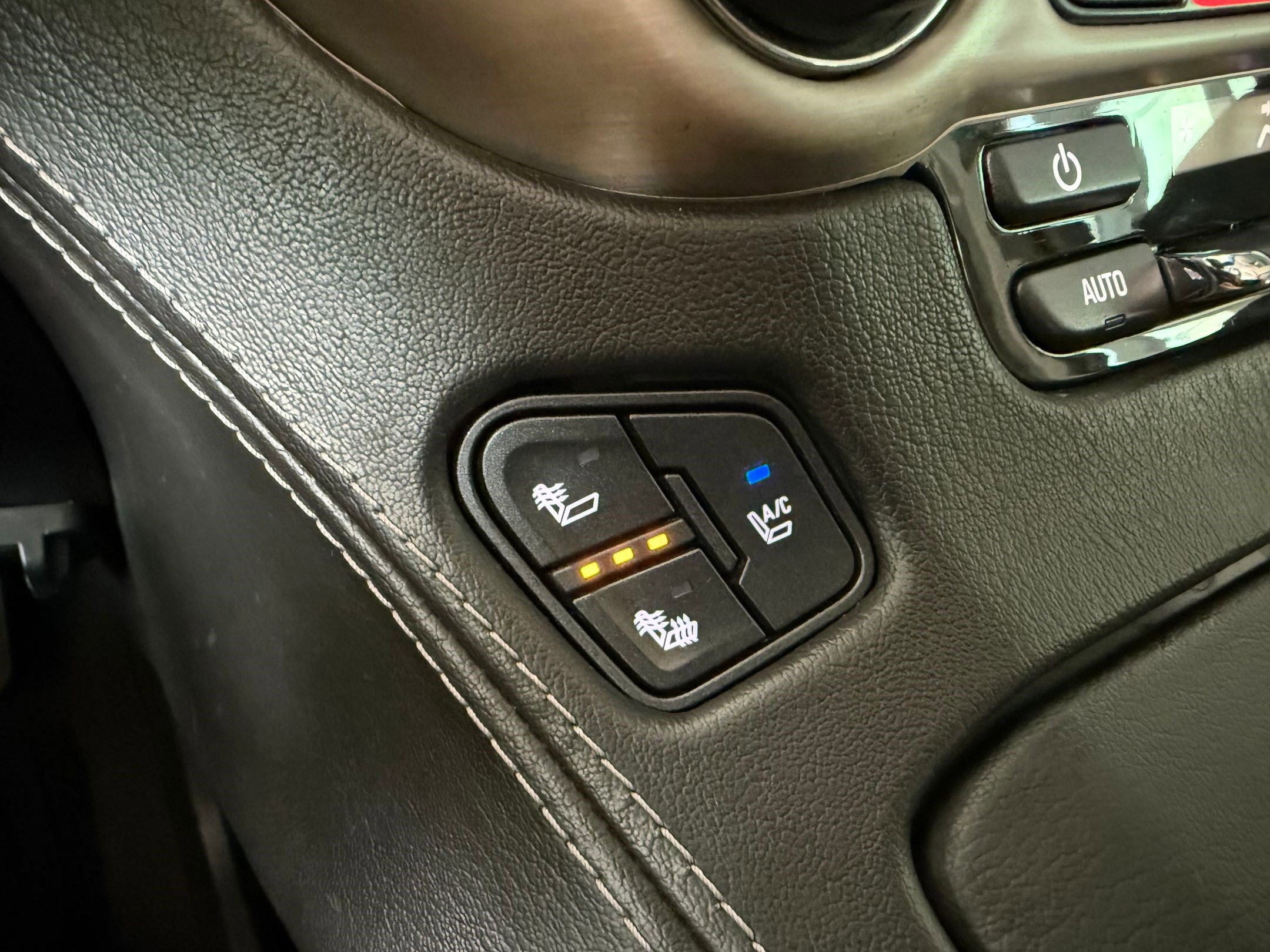 Used 2016 GMC Yukon Denali w/ Open Road Package image 17