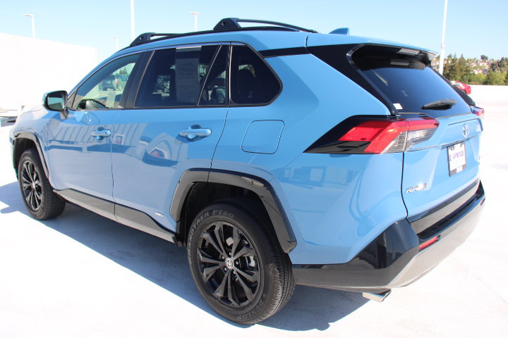 Certified 2024 Toyota RAV4 SE AWD/4WD image 5