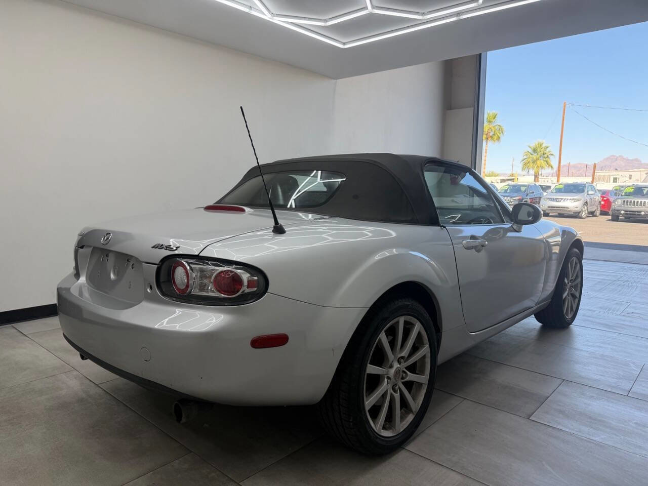 Used 2008 MAZDA MX-5 Miata Touring image 10