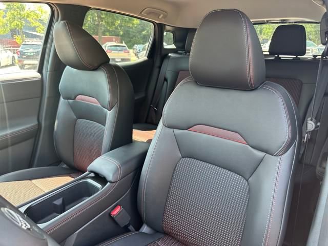 New 2025 Nissan Kicks SR image 5