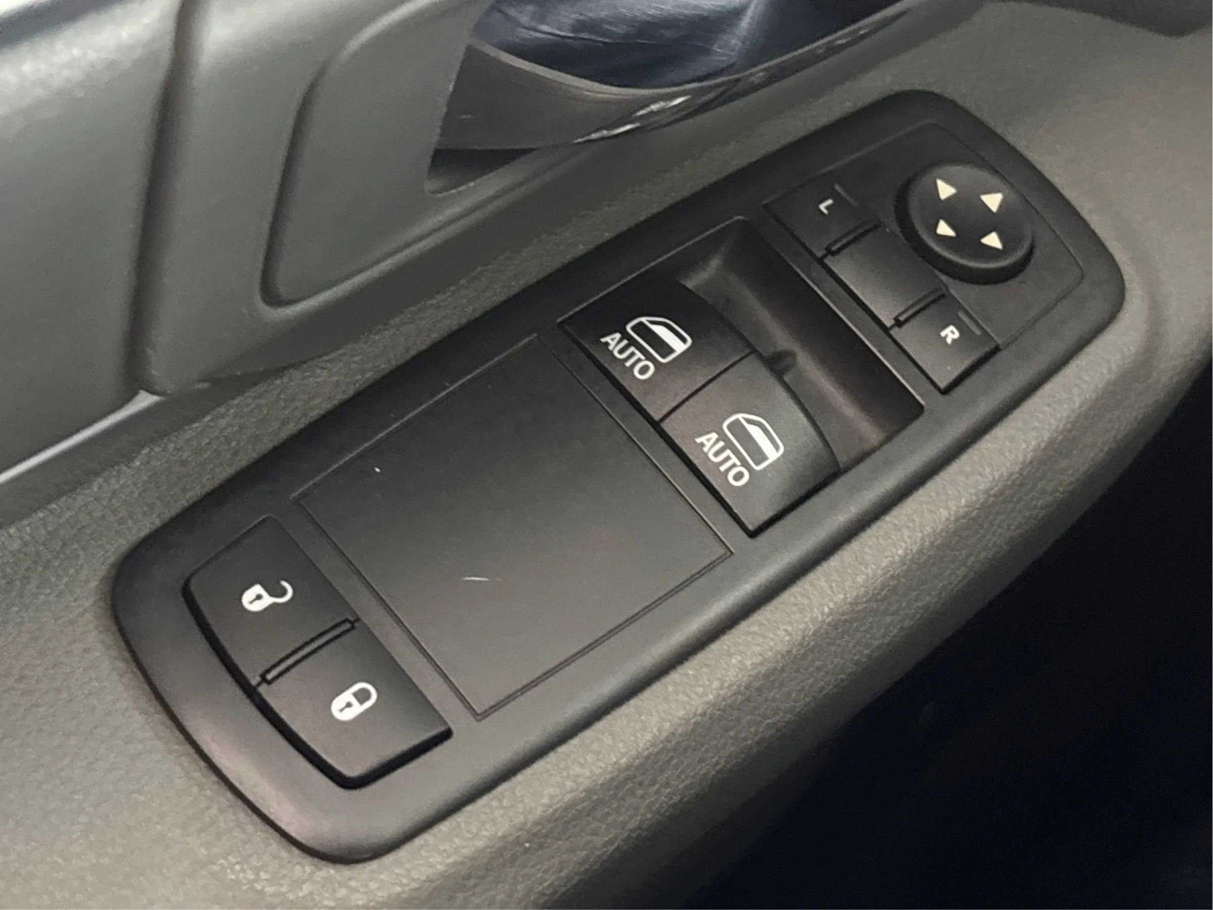 Used 2015 RAM 2500 SLT w/ Popular Equipment Group AWD/4WD image 38