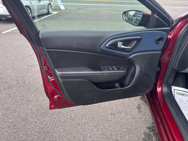 Used 2015 Chrysler 200 S FWD image 10