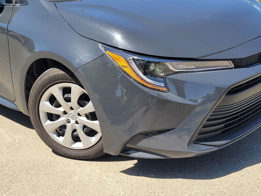 Used 2025 Toyota Corolla LE FWD image 9