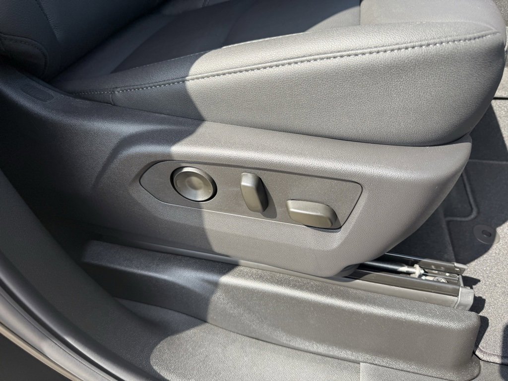 New 2026 Chevrolet Suburban LT w/ Comfort Package image 39