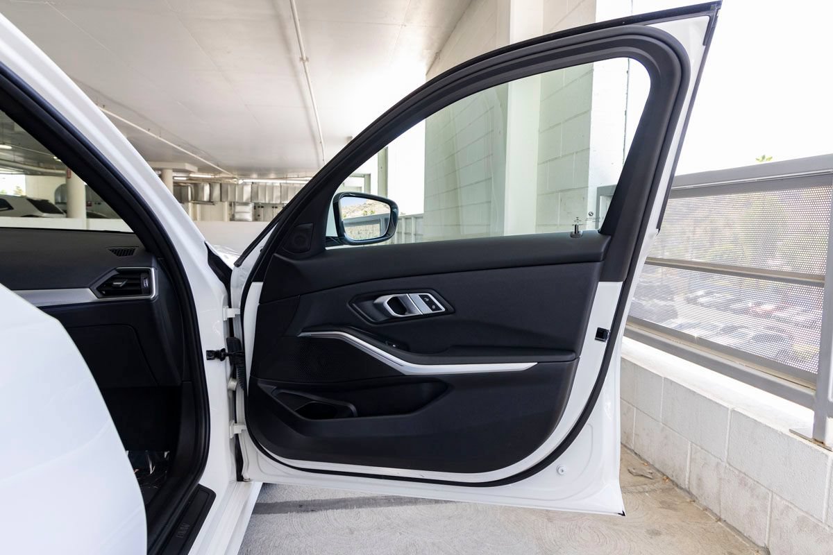 Used 2021 BMW 330e RWD image 27